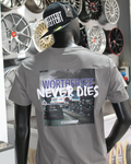 gepfeffert.com - T-Shirt "Wörthersee never dies" 2026 gehasst, verdammt, vergöttert - gepfeffert.com
