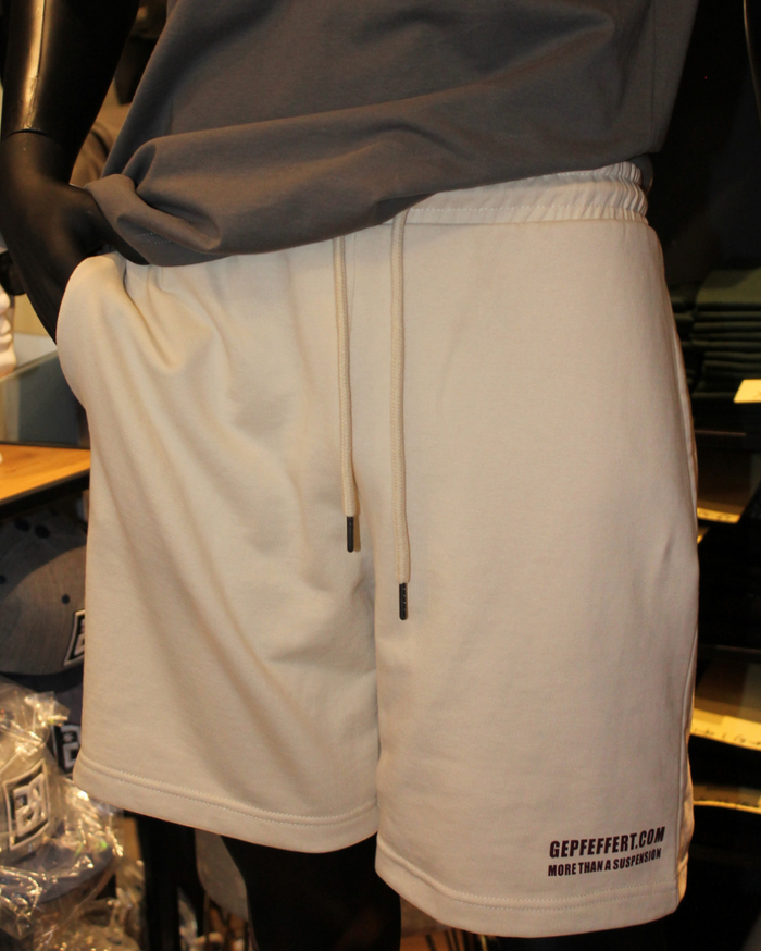 gepfeffert.com / More than a suspension - Shorts - gepfeffert.com