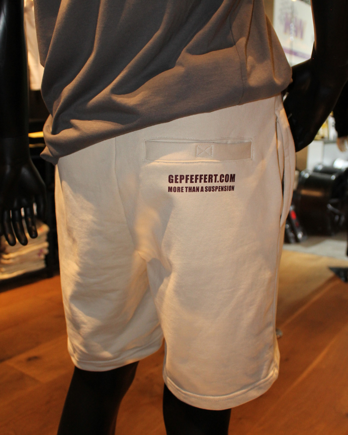 gepfeffert.com / More than a suspension - Shorts - gepfeffert.com