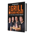 Bild von fünf lachenden Männern mit Grillbuch, Aufschrift 'Dein Grill kann mehr!'.