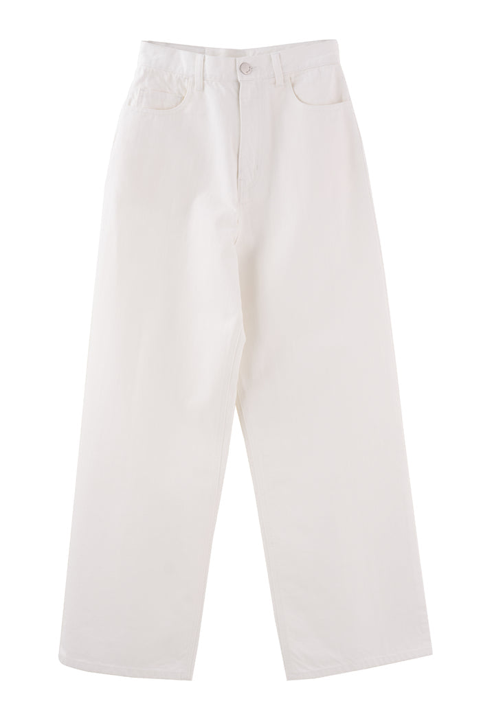 white / 23