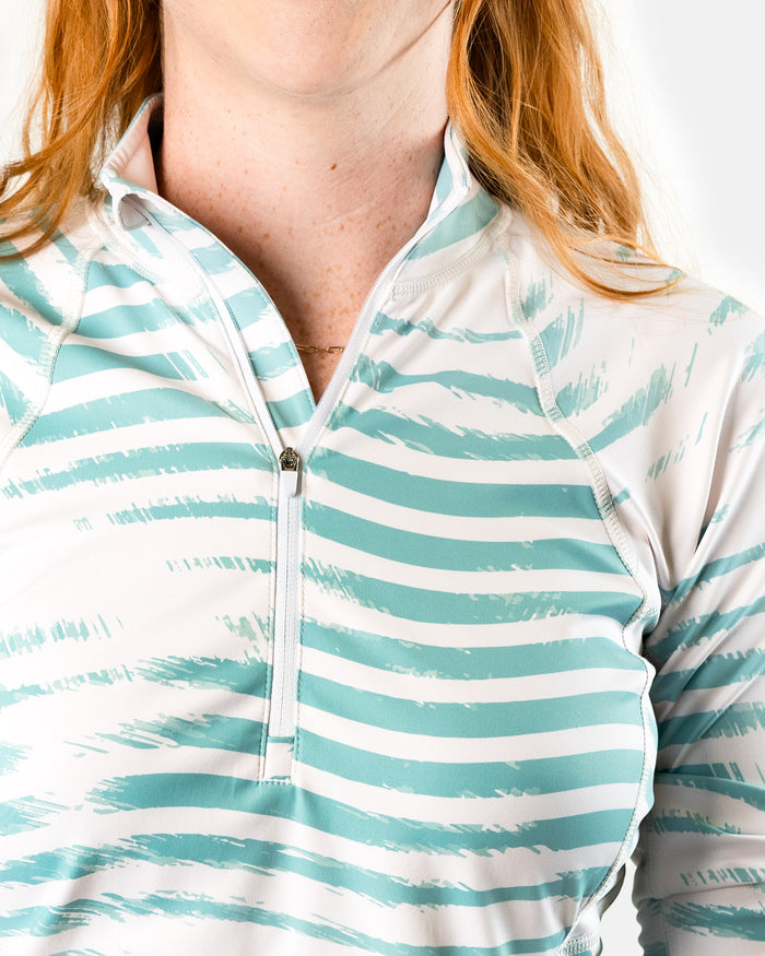 Switchback women's golf cropped Q-zip jacket | Sunday Swagger